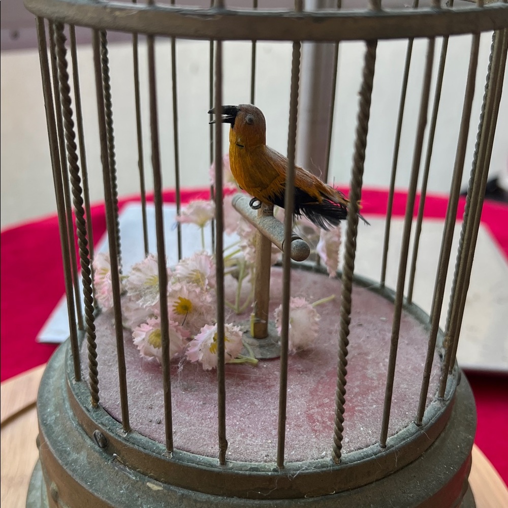 Must see VIDEO!!! Decorative Antique Bird Cage with Bird - Made in Germany - Picture 3 of 6